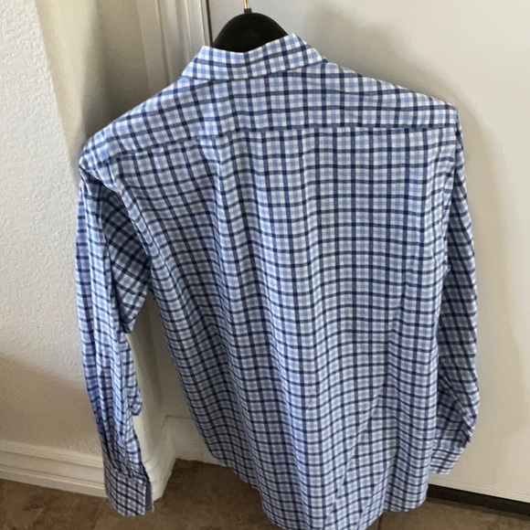 Nice dress, fun shirt - Picture 6 of 8